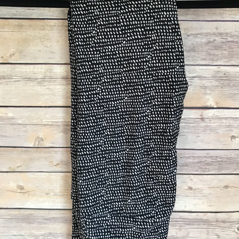 Brand new black and white OS LuLaRoe leggings